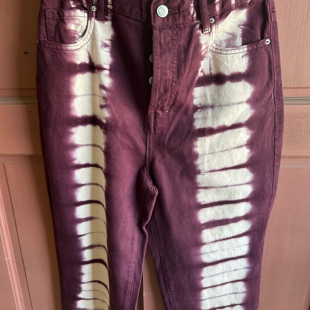 PacSun Maroon and Cream Tie-Dye High-Rise Jeans